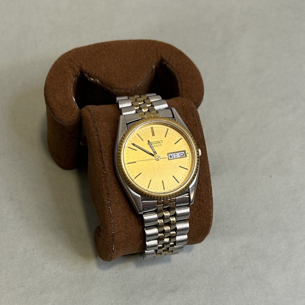 Vintage Seiko 7N43-8A39 Quartz Gold Dial Two-Tone Jubilee Fluted Bezel Day Date